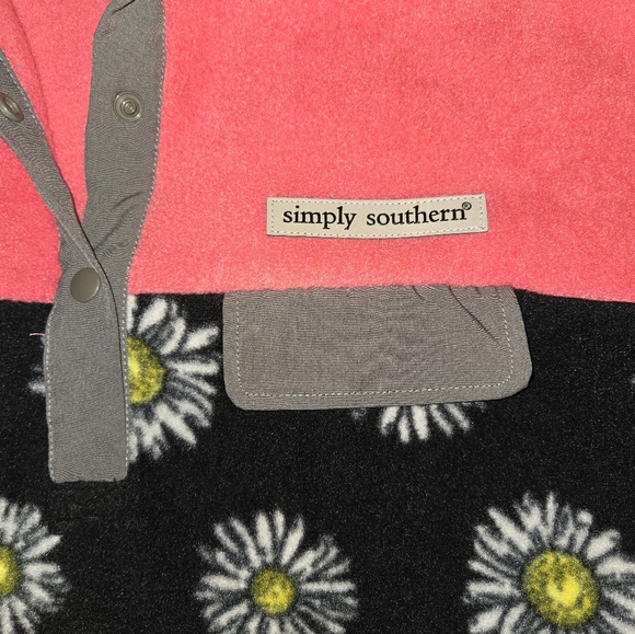 Simply Southern Floral Pullover Pink & Black Fleece, Size Small - Picture 4 of 8